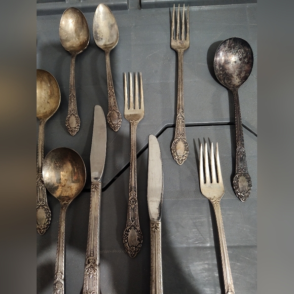 WM A Rogers AA Heavy Oneida LTD 21 Piece Plated Flatware Set Old South - Picture 7 of 13